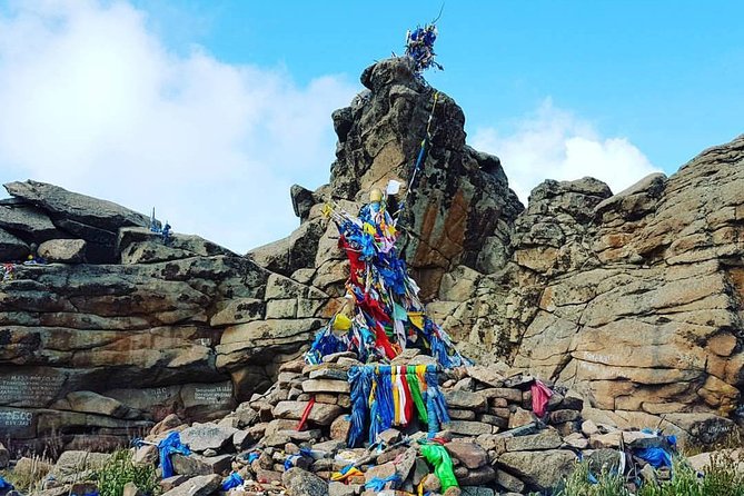 1 Day Manzushir Monastery & Hiking to Tsetsee Gun (Bogd Khan Summit) - Why combine Manzushir with Tsetsee Gun?