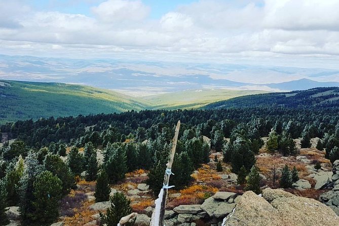 1 Day Manzushir Monastery & Hiking to Tsetsee Gun (Bogd Khan Summit) - Hiking toward the Tsetsee Gun summit