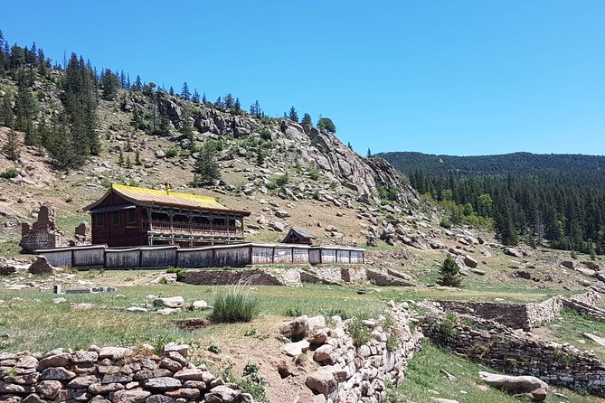 1 Day Manzushir Monastery & Hiking to Tsetsee Gun (Bogd Khan Summit) - What the private format means for your day
