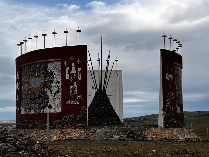4 Day Best of Central Mongolia tour, Chinggis Khan statue - Day three: Khugnu Tarna by horse