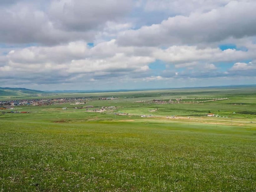 5 day Central Mongolia and Nomad stay tour - The guide, vehicle, and daily comfort