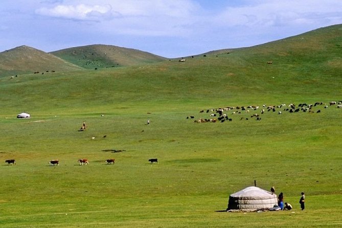 7 days Central Mongolia and Great Gobi - Tsagaan Suvarga and the colors of the Gobi