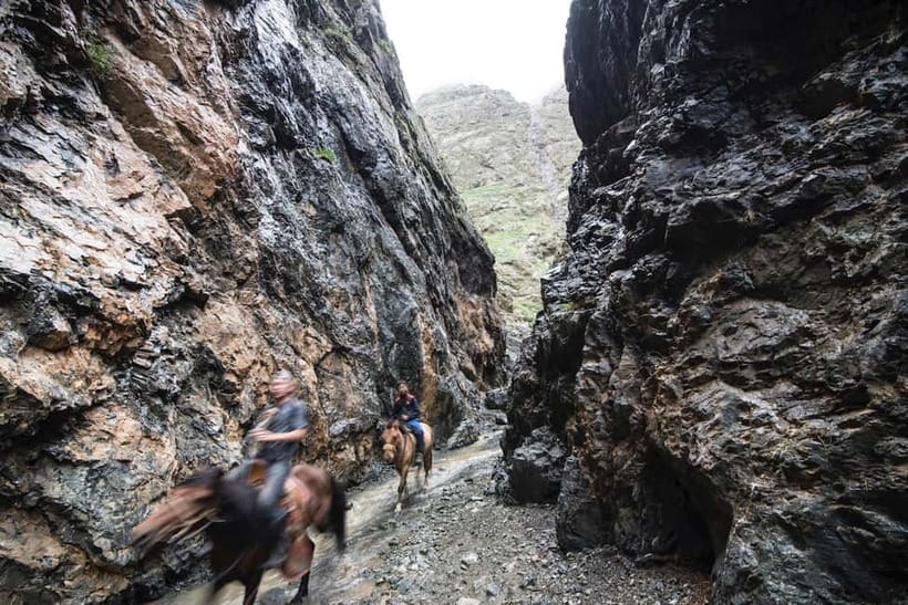 Bus tour to visit Gobi 4 day - From the ice valley to Khongor Sand Dune