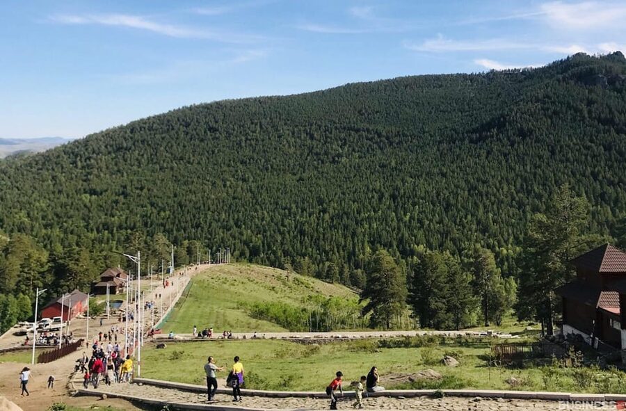 Day tour to Aglag creation monastery - Reaching Aglag Creation Temple on foot