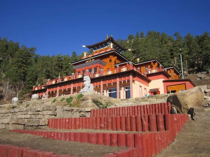 Day tour to Aglag creation monastery - A quiet taste of local culture