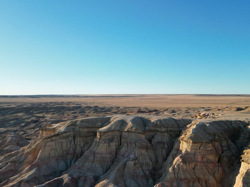 Discover / 8 day Great Gobi and Central Mongolia - Day 4: Camel riding at Khongor Sand Dunes