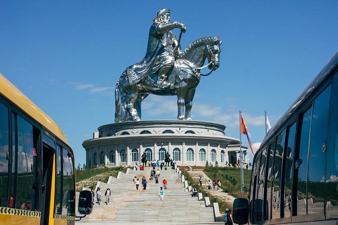 Genghis Khan Tour – Mongolia’s #1 Daily Escape - The drive east and the first view of the statue