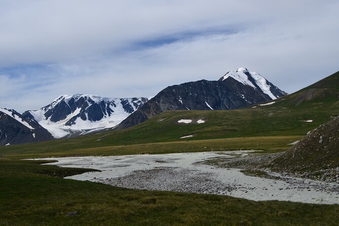 Mongolia Trekking Tour in the Altai Tavan Bogd National Park - Why Altai Tavan Bogd feels different