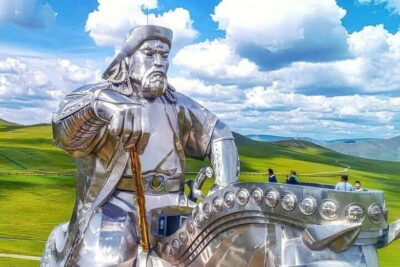 Ulaanbaatar: Chinggis Khaan Statue and Turtle Rock Day Tour
