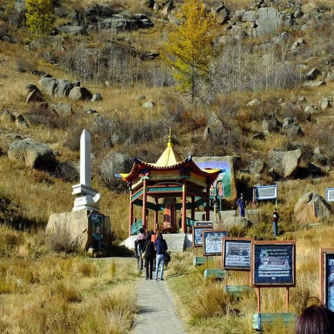 Ulaanbaatar: Chinggis Khaan Statue and Turtle Rock Day Tour - What the $59 price really includes