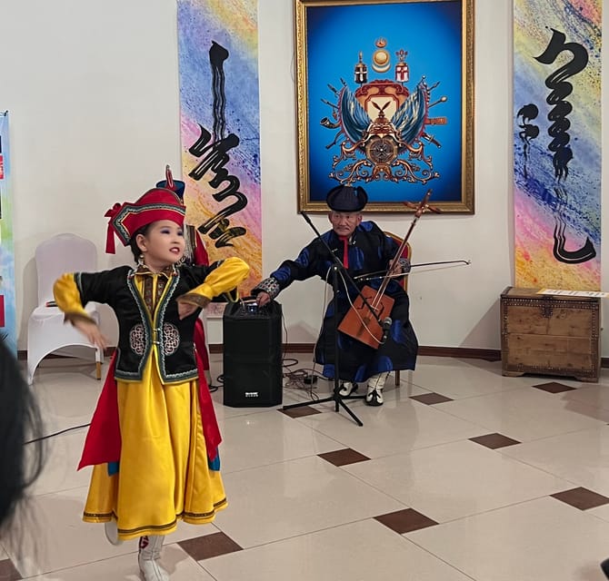 Ulaanbaatar: Chinggis Khan Statue and National Park Day Trip - Turtle Rock and the open spaces of Terelj
