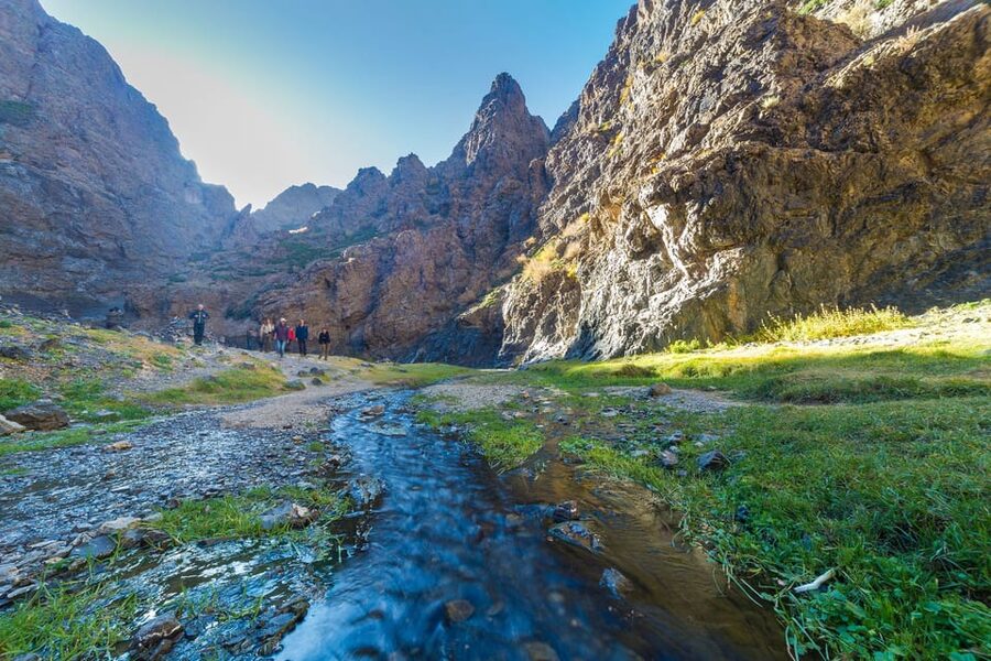 Ulaanbaatar: Small Group 3-Day Best of Central Mongolia Tour - The guides are a major part of the experience