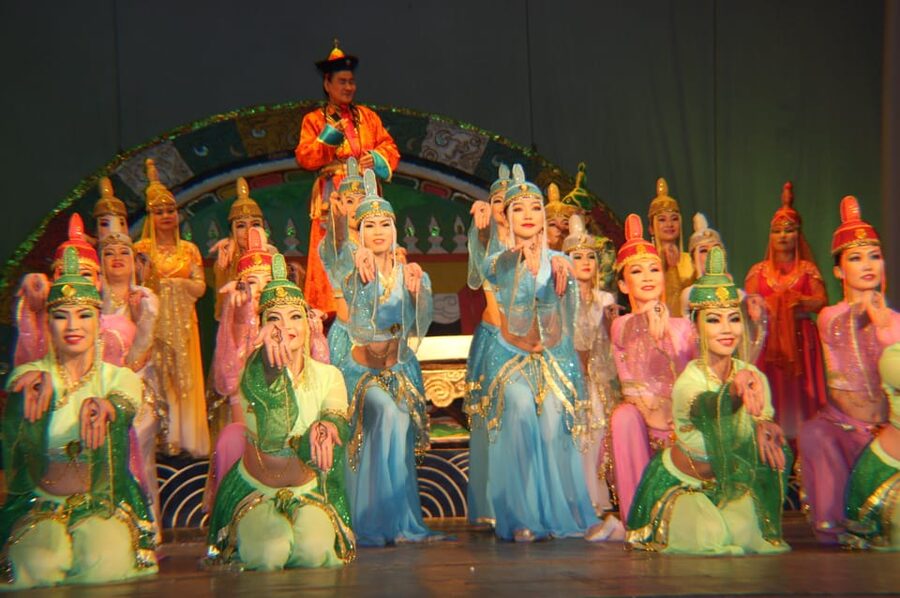 Ulaanbaatar: Traditional Music and Dance Performance Ticket - Finding the Cultural Center of Railway